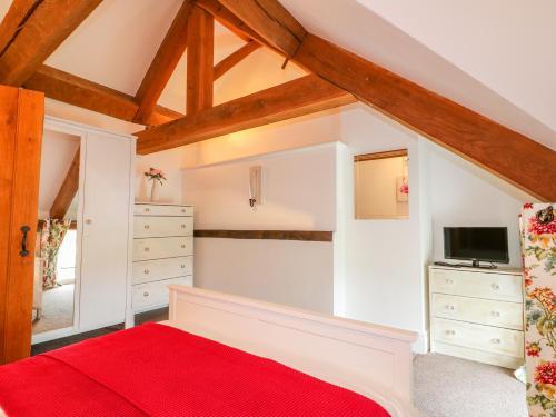 Woodthorpe Cruck Cottage