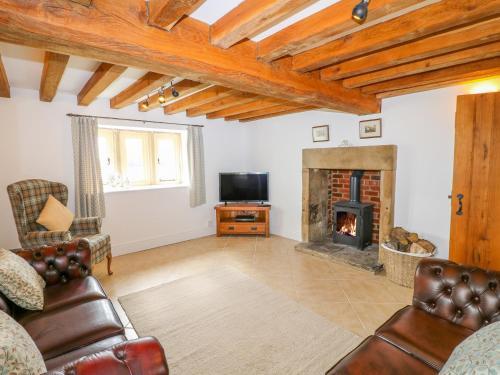 Woodthorpe Cruck Cottage