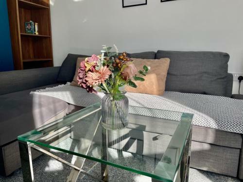 The Corner House - Modern Chesterfield Town Centre Apartments