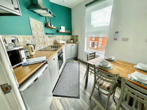 The Corner House - Modern Chesterfield Town Centre Apartments