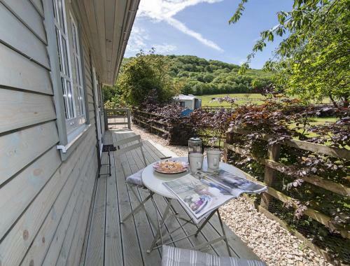 The Hedgerow At Wainhill