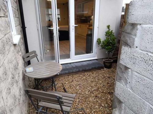 Outstanding Modern 1-bed House In Chippenham