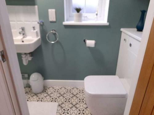 Outstanding Modern 1-bed House In Chippenham