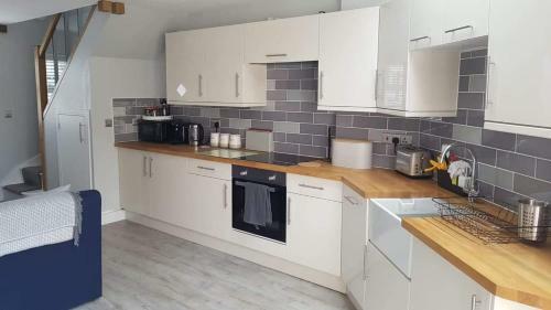 Outstanding Modern 1-bed House In Chippenham