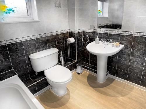 Apartamento 2 Bed House With Garden, Woking