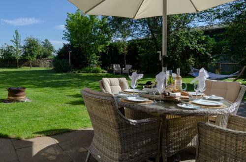 Apartamento Field View - In A Beautiful Cotswold Farmhouse