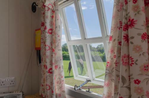 Apartamento Shepherds Hut On A Cotswold Farm Near Castle Combe