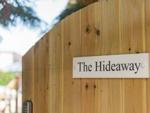 The Hideaway At Hatch Farmhouse