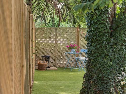 The Hideaway At Hatch Farmhouse
