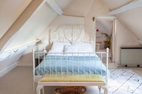 Spacious Loft Apartment In Cotswold Village