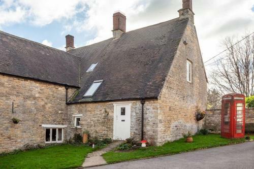 Spacious Loft Apartment In Cotswold Village