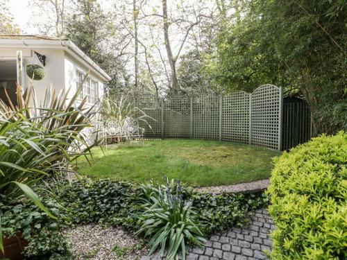 West Lodge Garden Suite