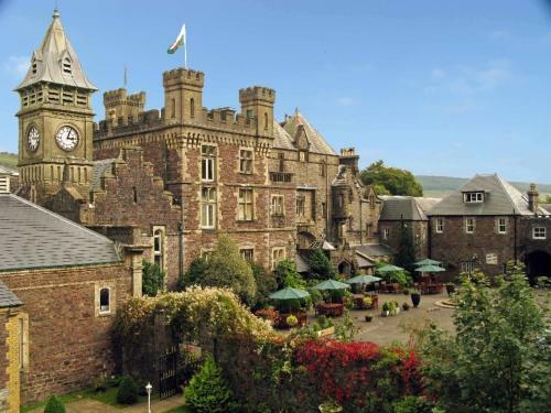 Hotel Craig-y-nos Castle