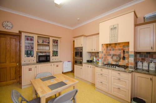 Hostal Knight's Rest Guest House