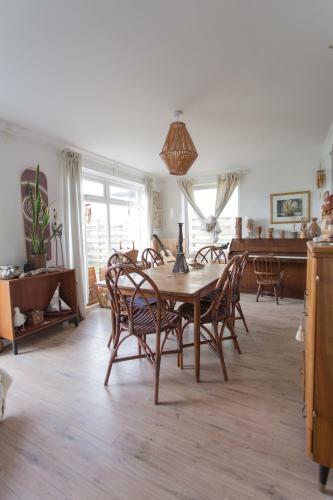 Fairlight - Charming Coastal Home On The Beach