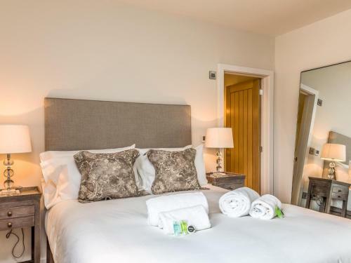 Pass The Keys Delightful 2bed Lodge In Downland Village
