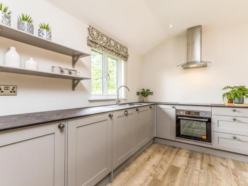 Pass The Keys Delightful 2bed Lodge In Downland Village