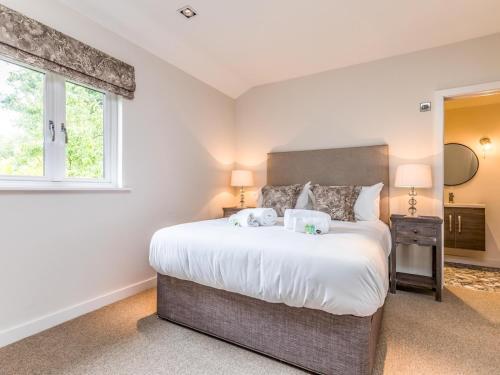 Pass The Keys Delightful 2bed Lodge In Downland Village