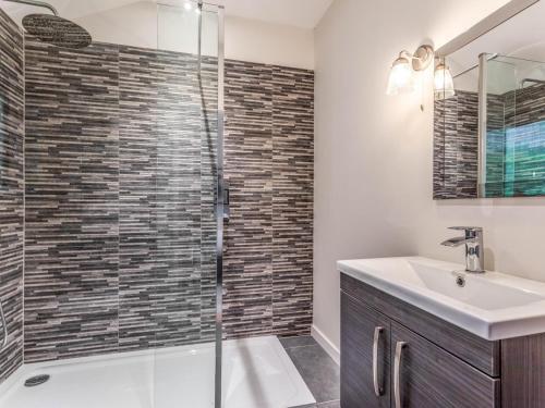 Pass The Keys Delightful 2bed Lodge In Downland Village