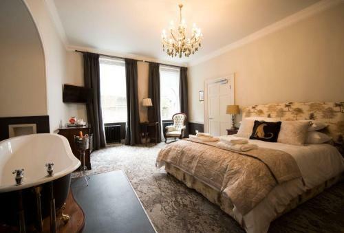 East Walls Hotel