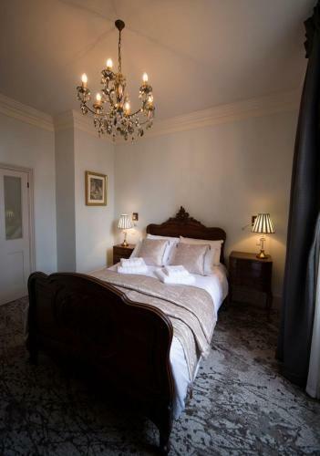 East Walls Hotel