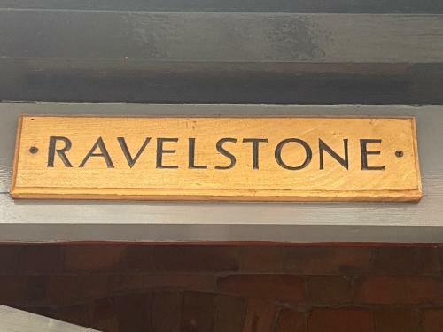 Ravelstone