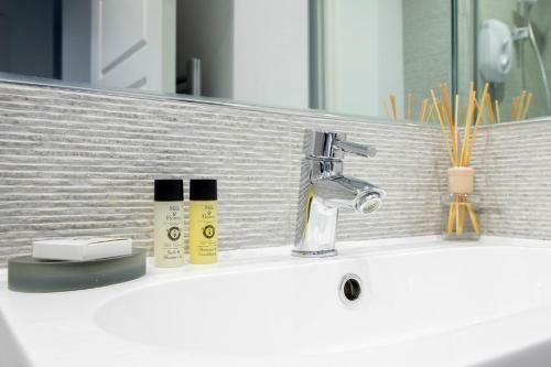 Stylish 2 Bedroom Town Centre Apartment