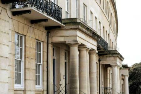 Regency Apartment - Private Entrance & Courtyard