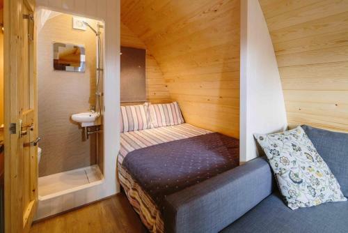 Lupin Glamping Pod