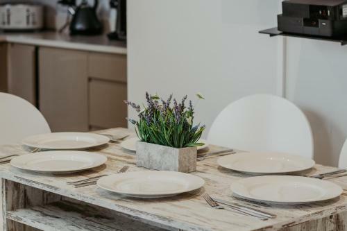 2 The Mews, Upper Bath Street