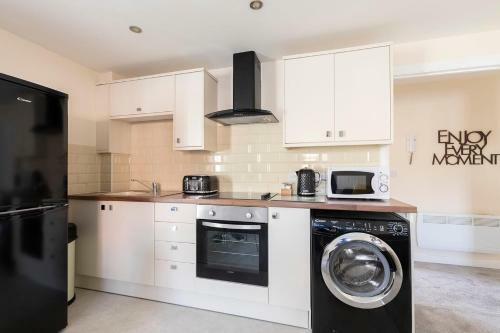 Ground Floor 2 Bedroom Town Centre Apartment