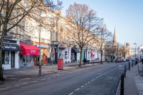 2 Bedroom Town Centre Apartment