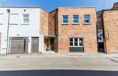 Elizabeth Mews - By Luxury Apartments