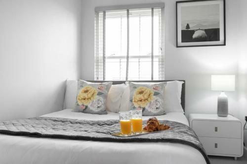 Luxury Three Bedroom Town Centre Apartment