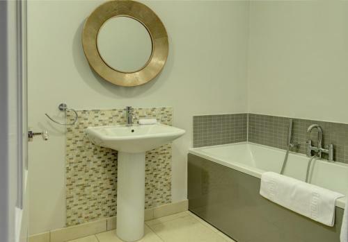 7 Lansdown - By Luxury Apartments