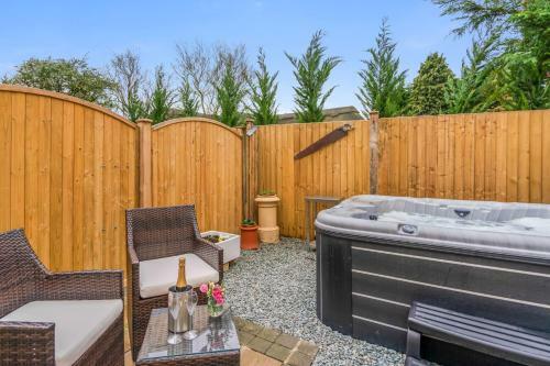 Hillview Hideaway With Hot Tub