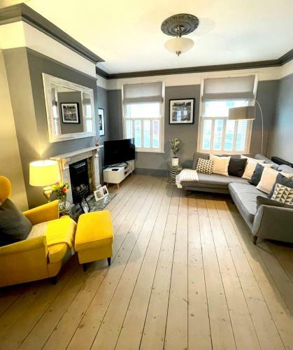 Luxury Home In Cheltenham Town Centre