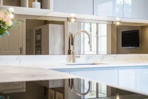 Wellington Square - By Luxury Apartments