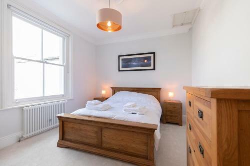 Stunning Newly Refurbished Victorian Split-villa