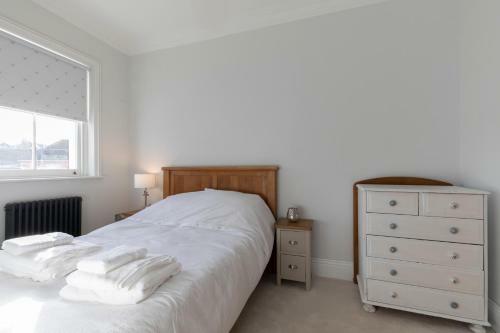 Stunning Newly Refurbished Victorian Split-villa