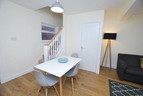 Love Street Cottage