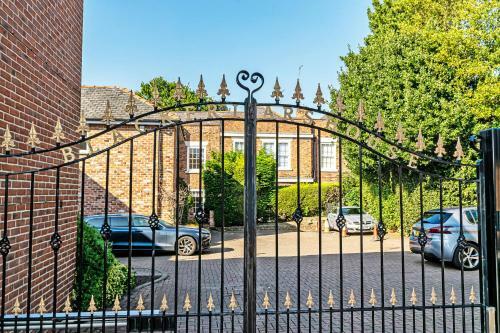 The Racecourse Garden Apartments