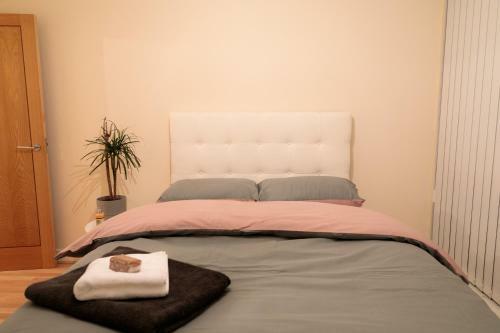 Central Apartment With Free Parking