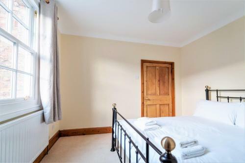 The Cottage In Chester, Sleeps 6 With Free Parking
