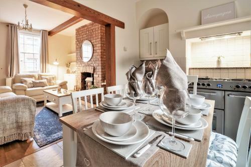 The Cottage In Chester, Sleeps 6 With Free Parking