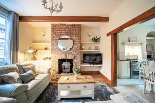 The Cottage In Chester, Sleeps 6 With Free Parking