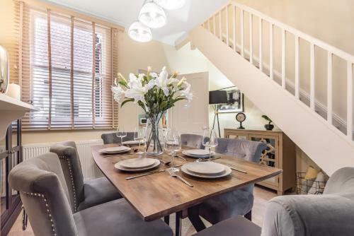 Chester City Centre Cottage, Sleeps 6 With Free Parking