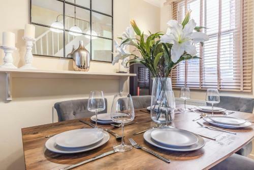 Chester City Centre Cottage, Sleeps 6 With Free Parking