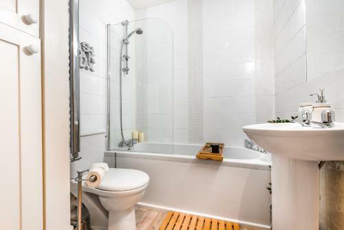 Chester City Centre Cottage, Sleeps 6 With Free Parking