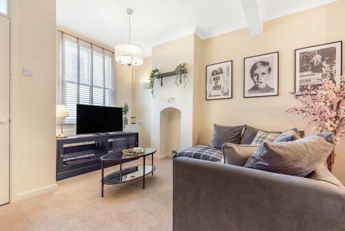 Chester City Centre Cottage, Sleeps 6 With Free Parking